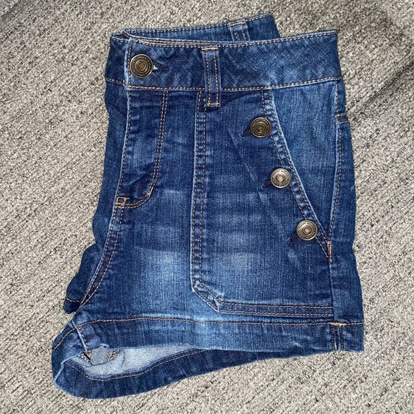 SO Dark Wash Denim Shorts With Button Details - Picture 6 of 6
